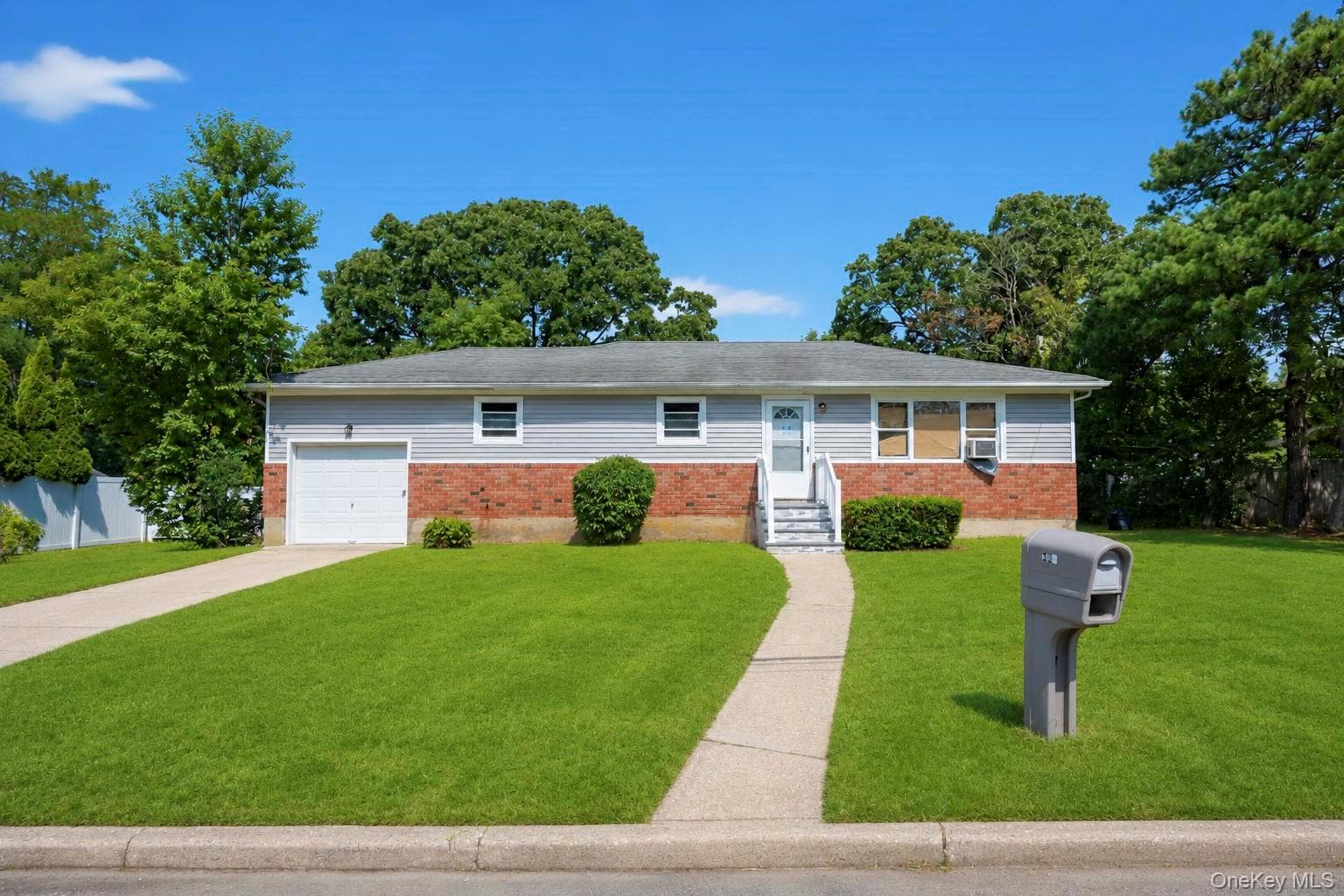 334 Robbins Street thumbnail 2