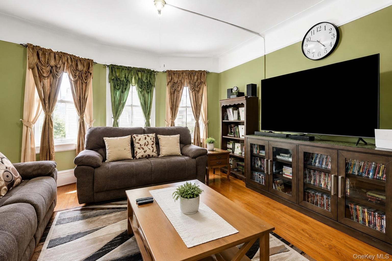 33 Manitou Avenue thumbnail 8