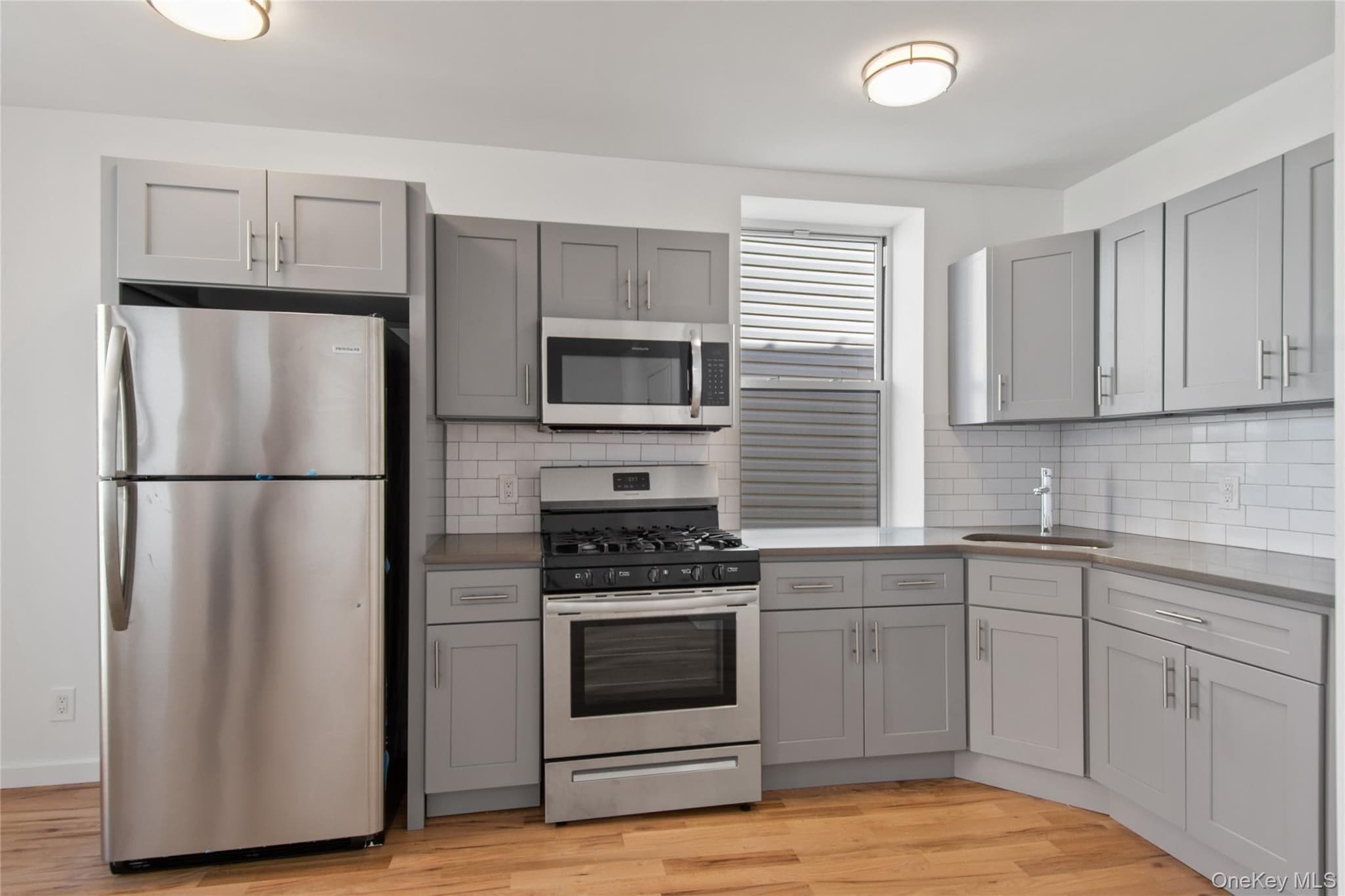 811 Courtlandt Avenue thumbnail 24