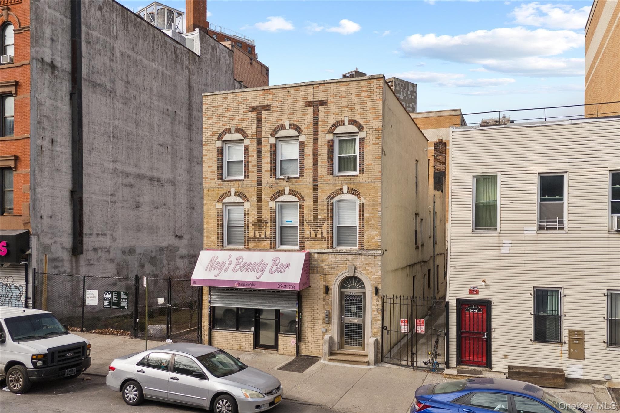 811 Courtlandt Avenue thumbnail 2