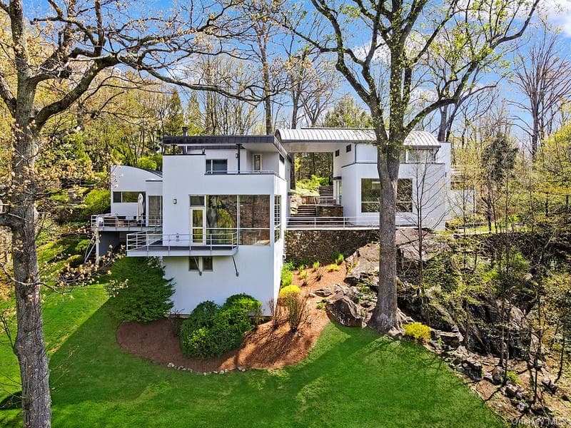 54 Cross Pond Road, Pound Ridge