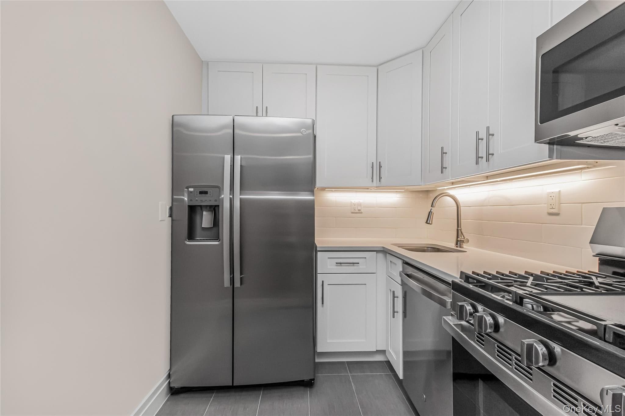 3333 Henry Hudson Parkway Unit: 18C thumbnail 4