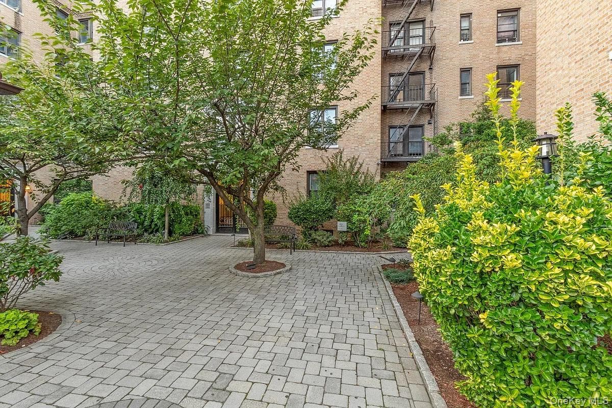 148-09 Northern Boulevard Unit: 1D thumbnail 13
