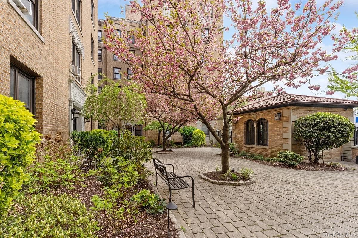 148-09 Northern Boulevard Unit: 1D thumbnail 12