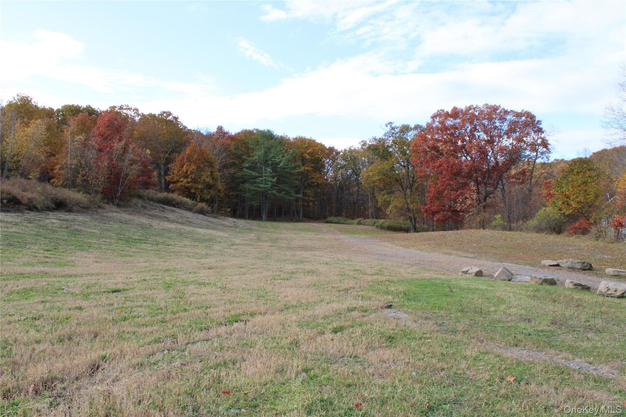 Round Lake Road thumbnail 5