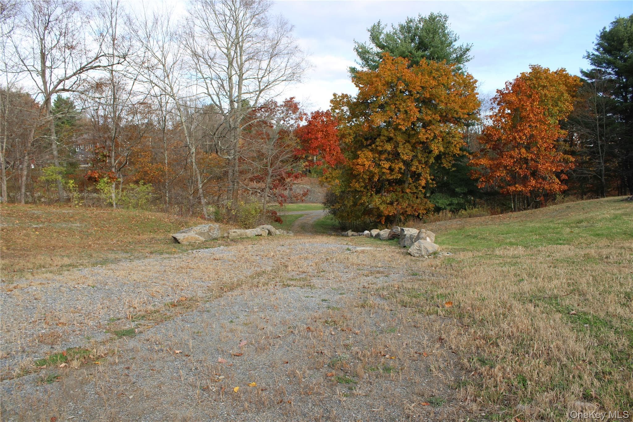 Round Lake Road thumbnail 8