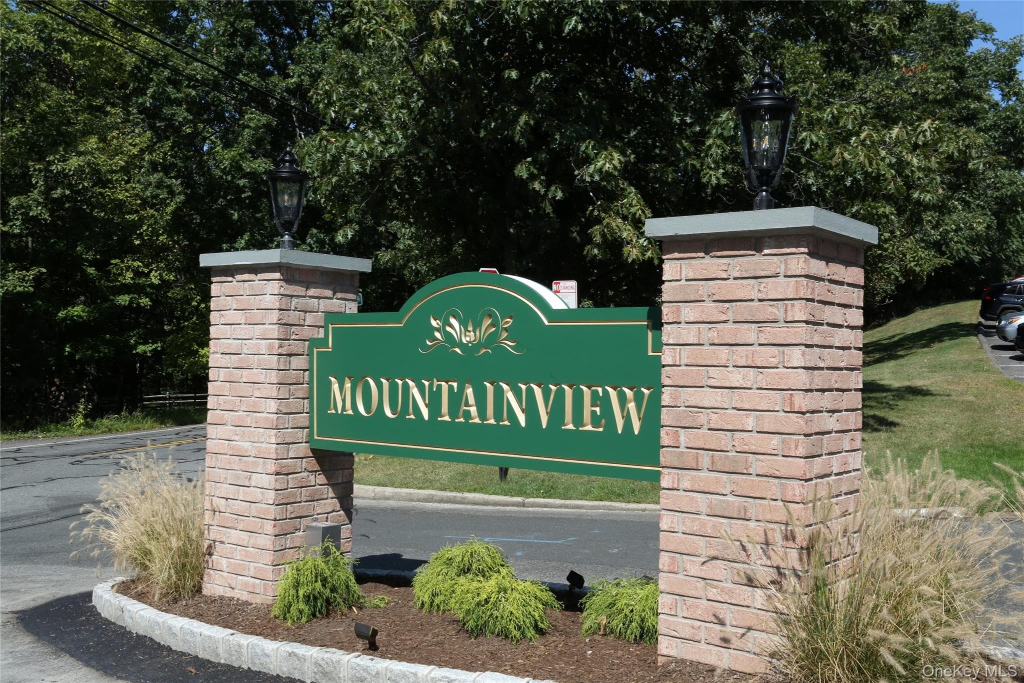 597 Sierra Vista Lane thumbnail 3