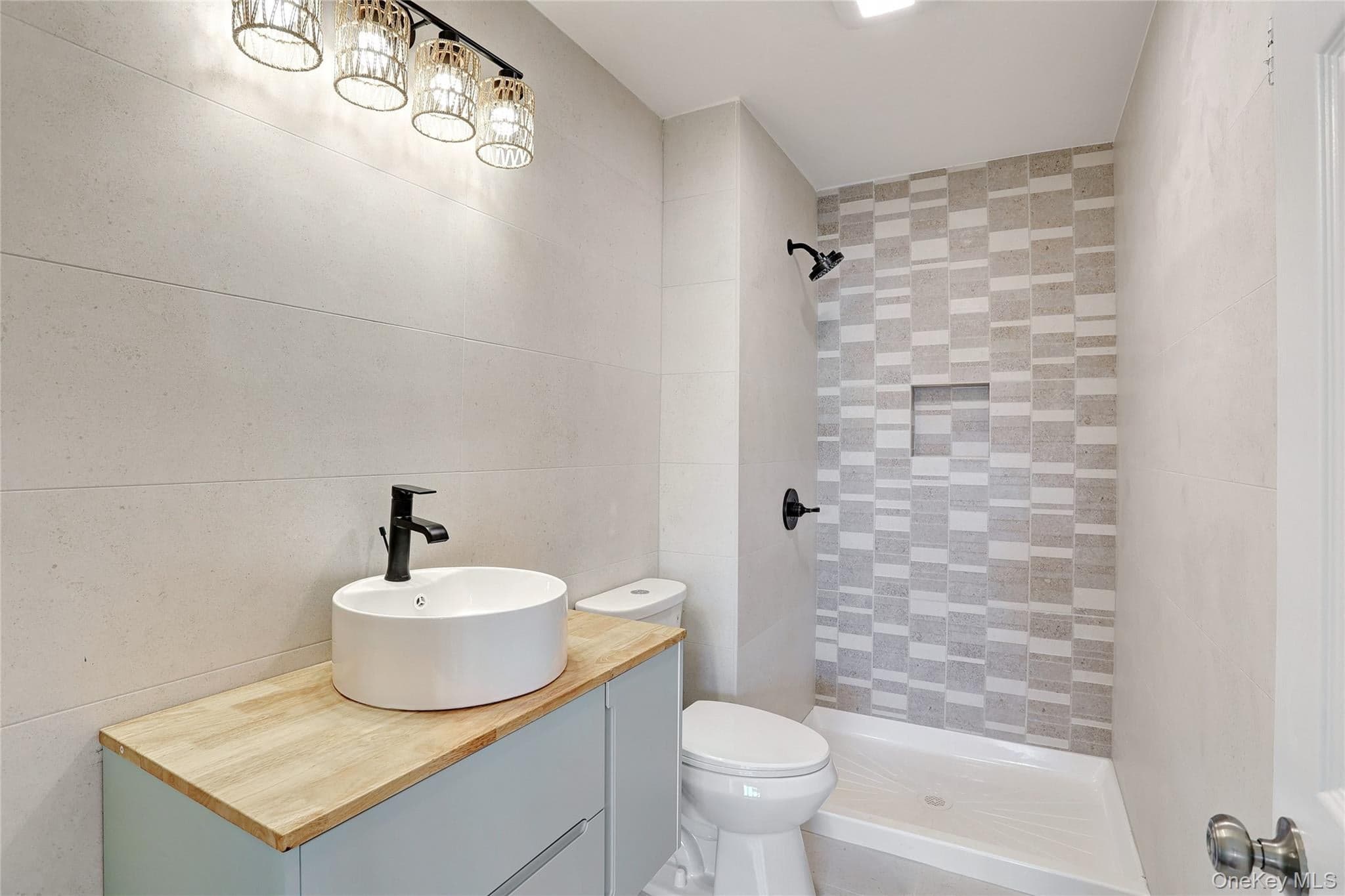 597 Sierra Vista Lane thumbnail 13
