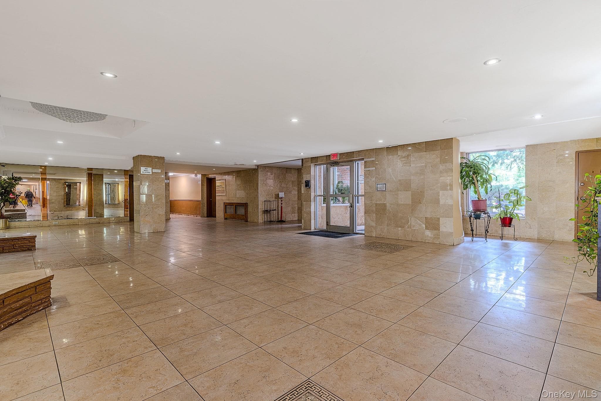2727 Ocean Parkway Unit: D18 thumbnail 2