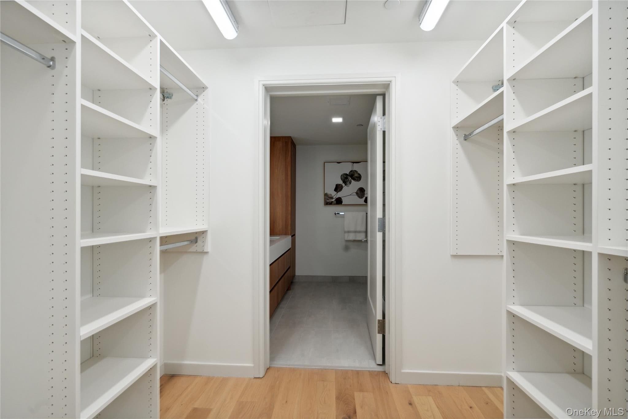 218 Middle Neck Road Unit: 302 thumbnail 30