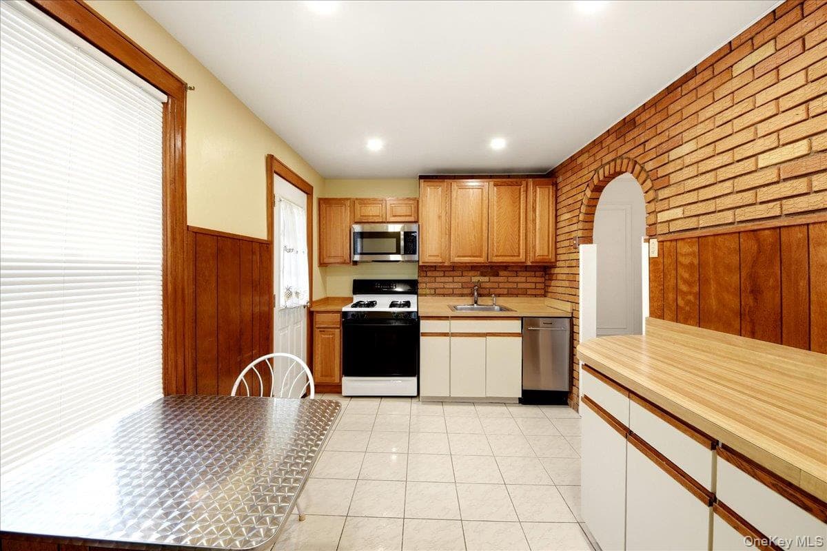 1432 Hobart Avenue thumbnail 12