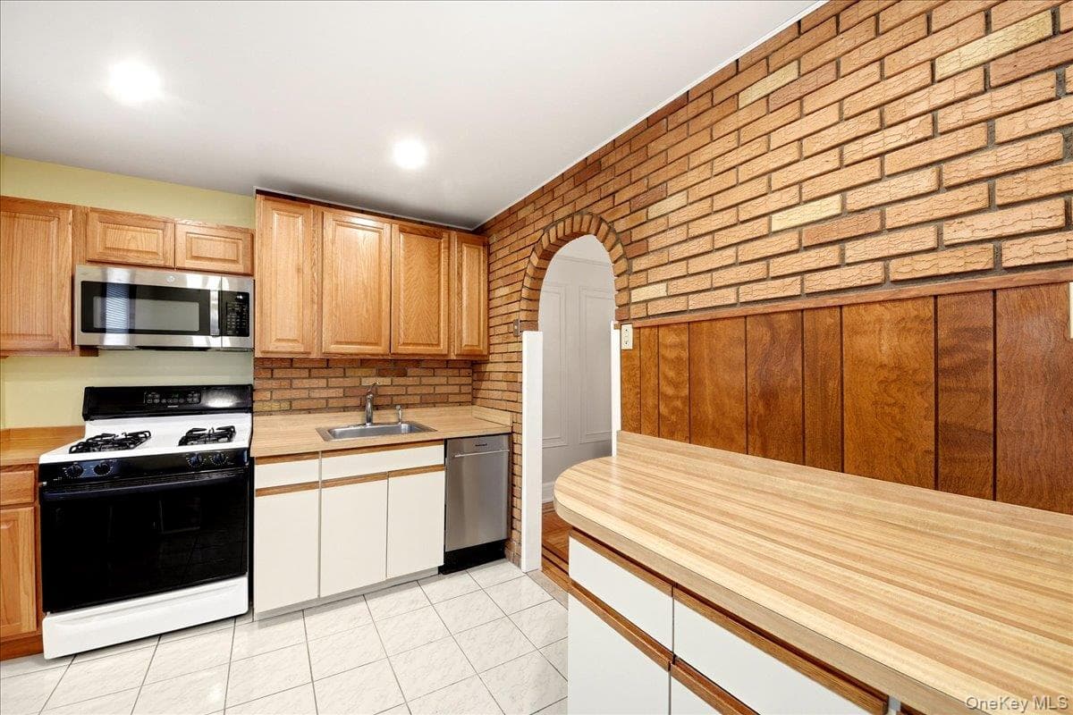 1432 Hobart Avenue thumbnail 13