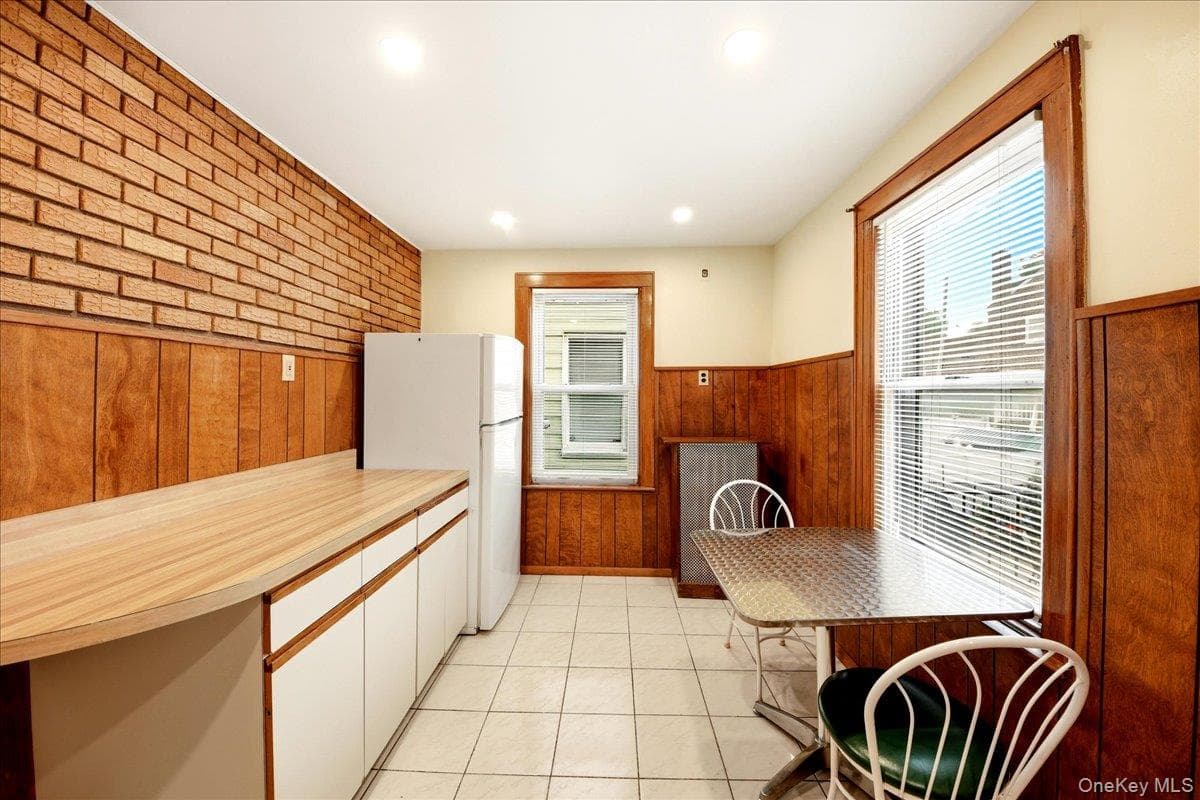 1432 Hobart Avenue thumbnail 9