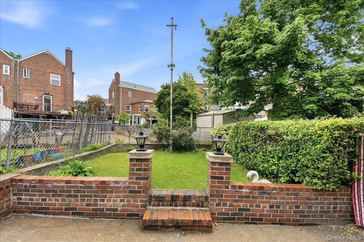 1432 Hobart Avenue thumbnail 4