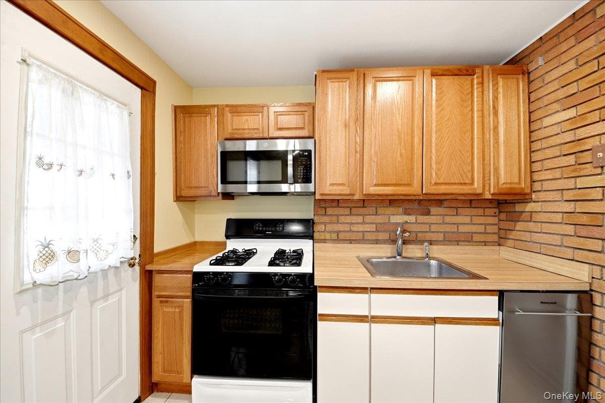 1432 Hobart Avenue thumbnail 11