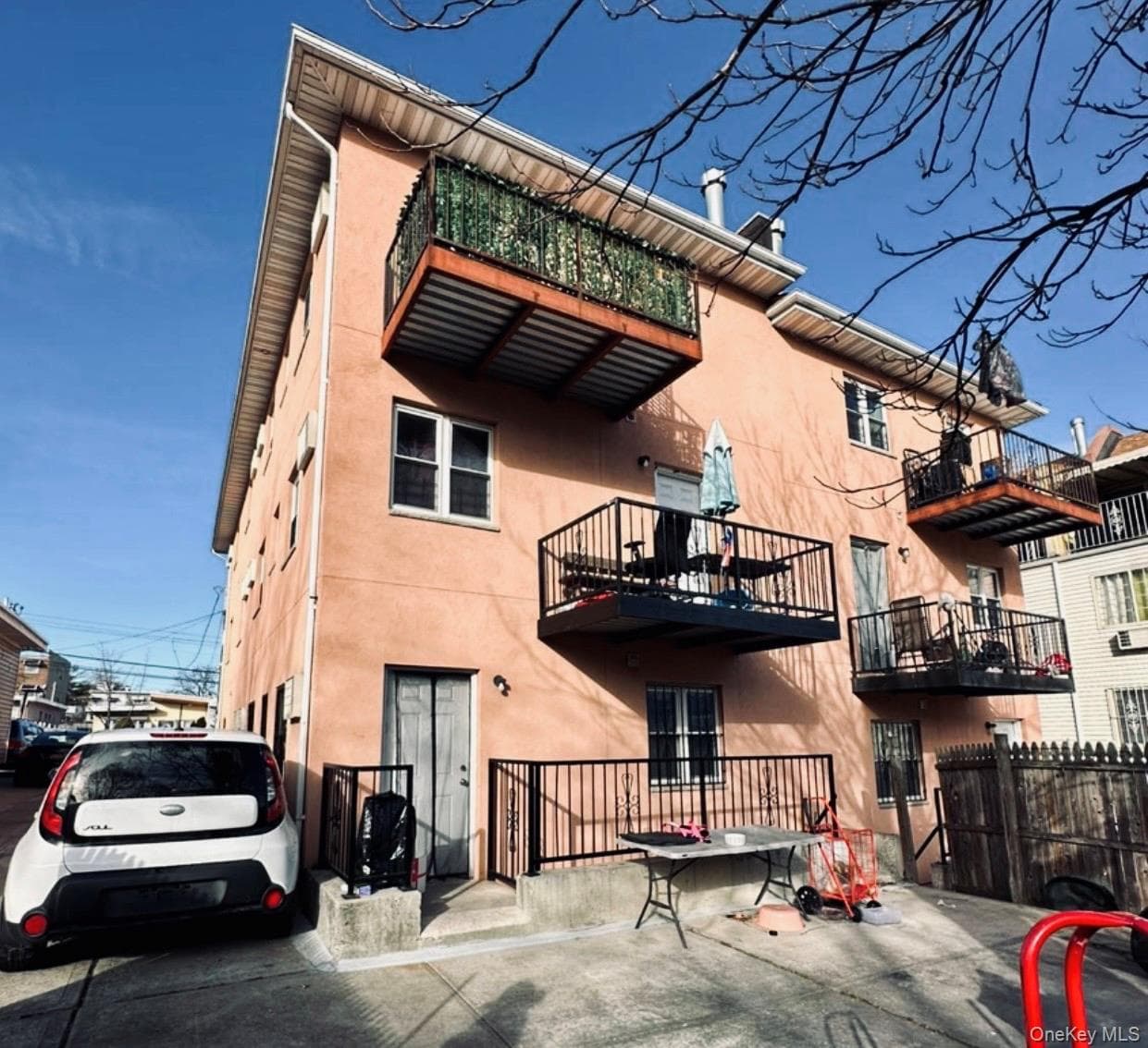 2266 Seward Avenue thumbnail 3