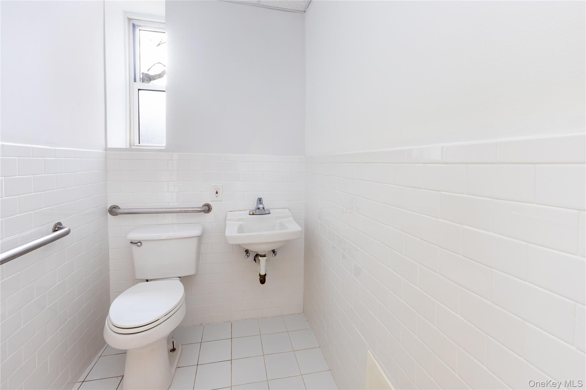 5601 Riverdale Avenue Unit: D1 thumbnail 7