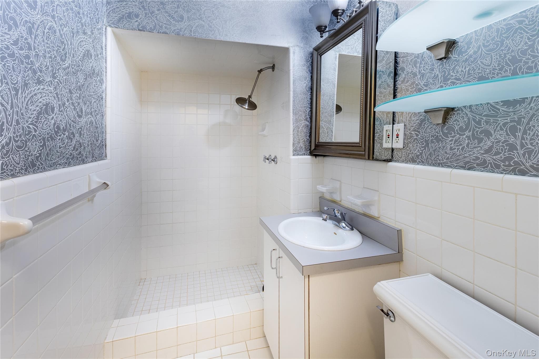 5601 Riverdale Avenue Unit: D1 thumbnail 6