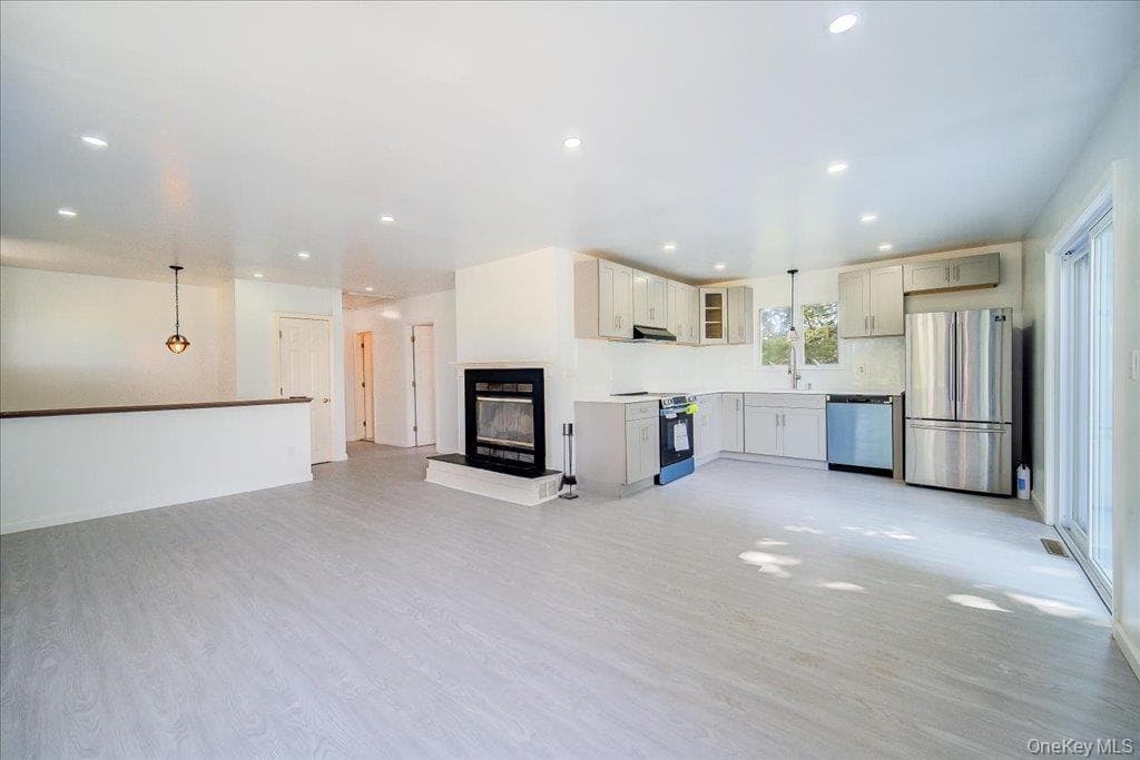 225 Knoell Road thumbnail 12