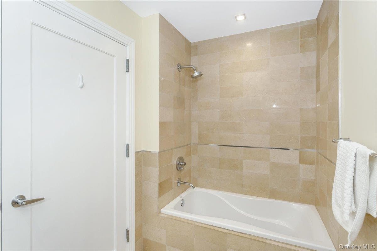 6405 Yellowstone Boulevard Unit: 207 thumbnail 14