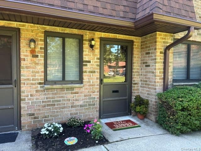 66 Pinebrook Place Unit: 66 thumbnail 2