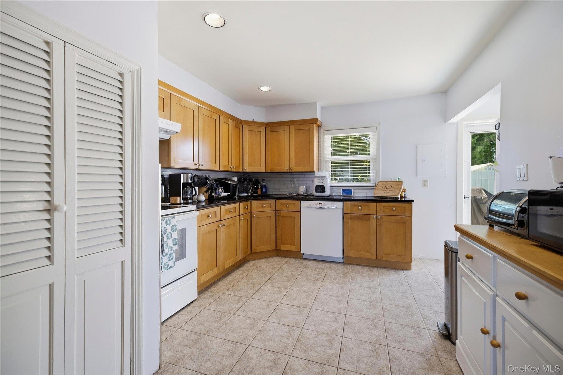 129 Arlyn Drive thumbnail 9