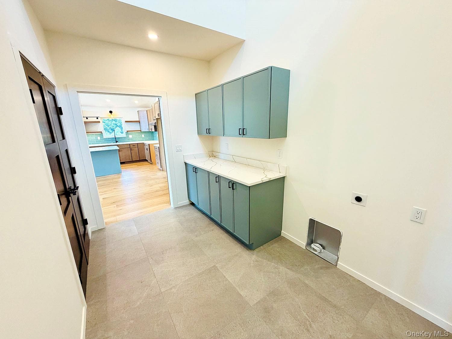 199 Henderson Road thumbnail 20