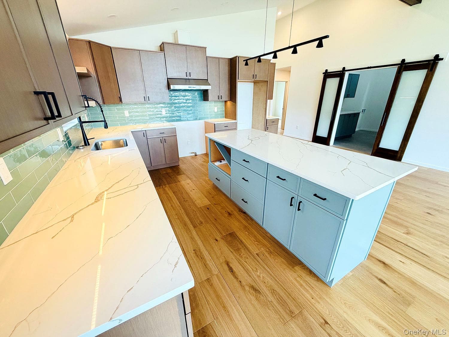 199 Henderson Road thumbnail 7