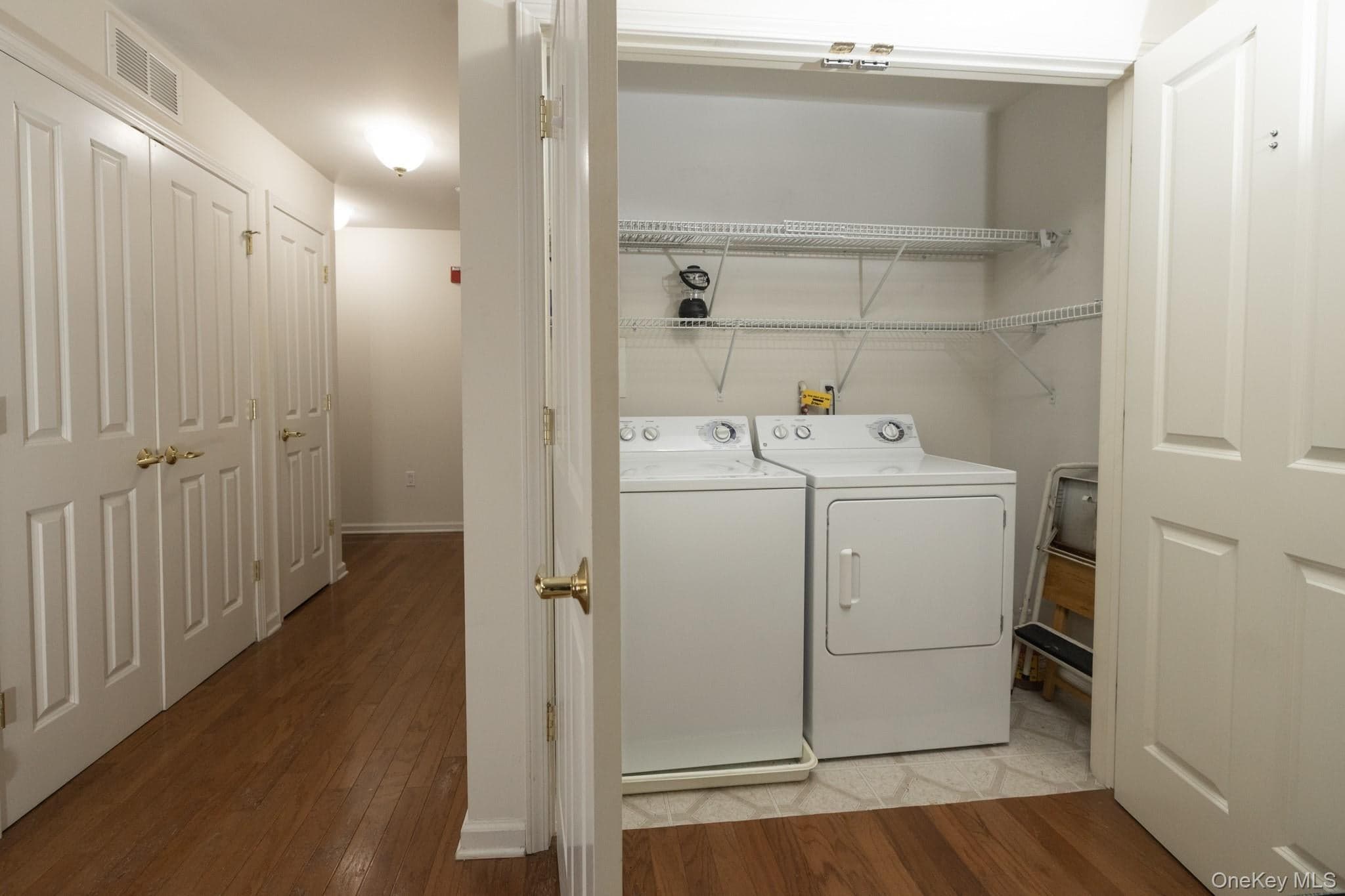 1204 Round Pointe Drive thumbnail 14