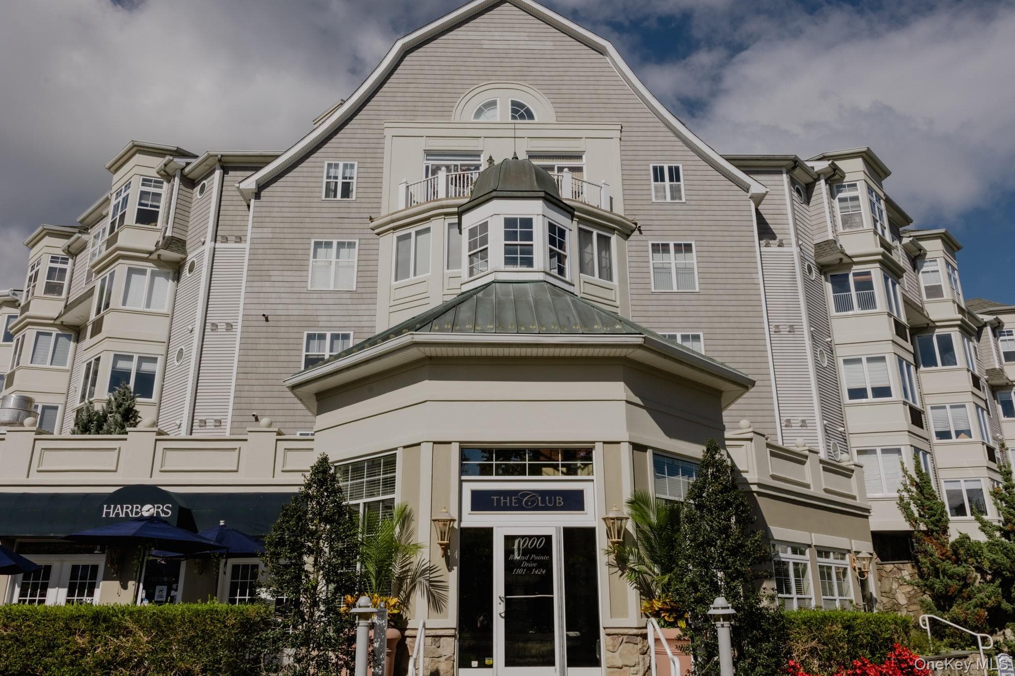 1204 Round Pointe Drive thumbnail 2