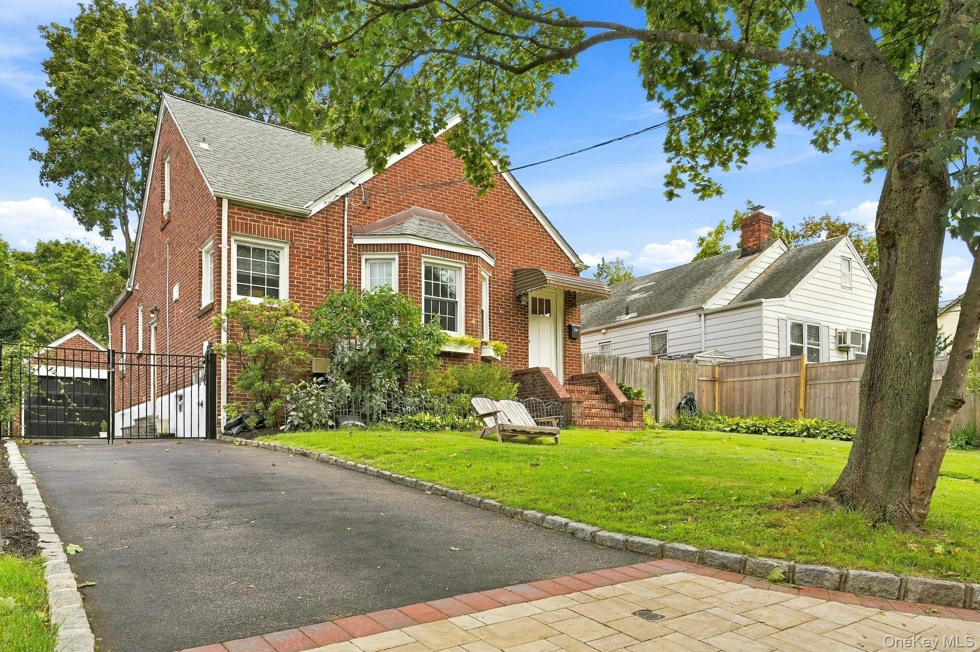 116 Wyman Avenue photo 1