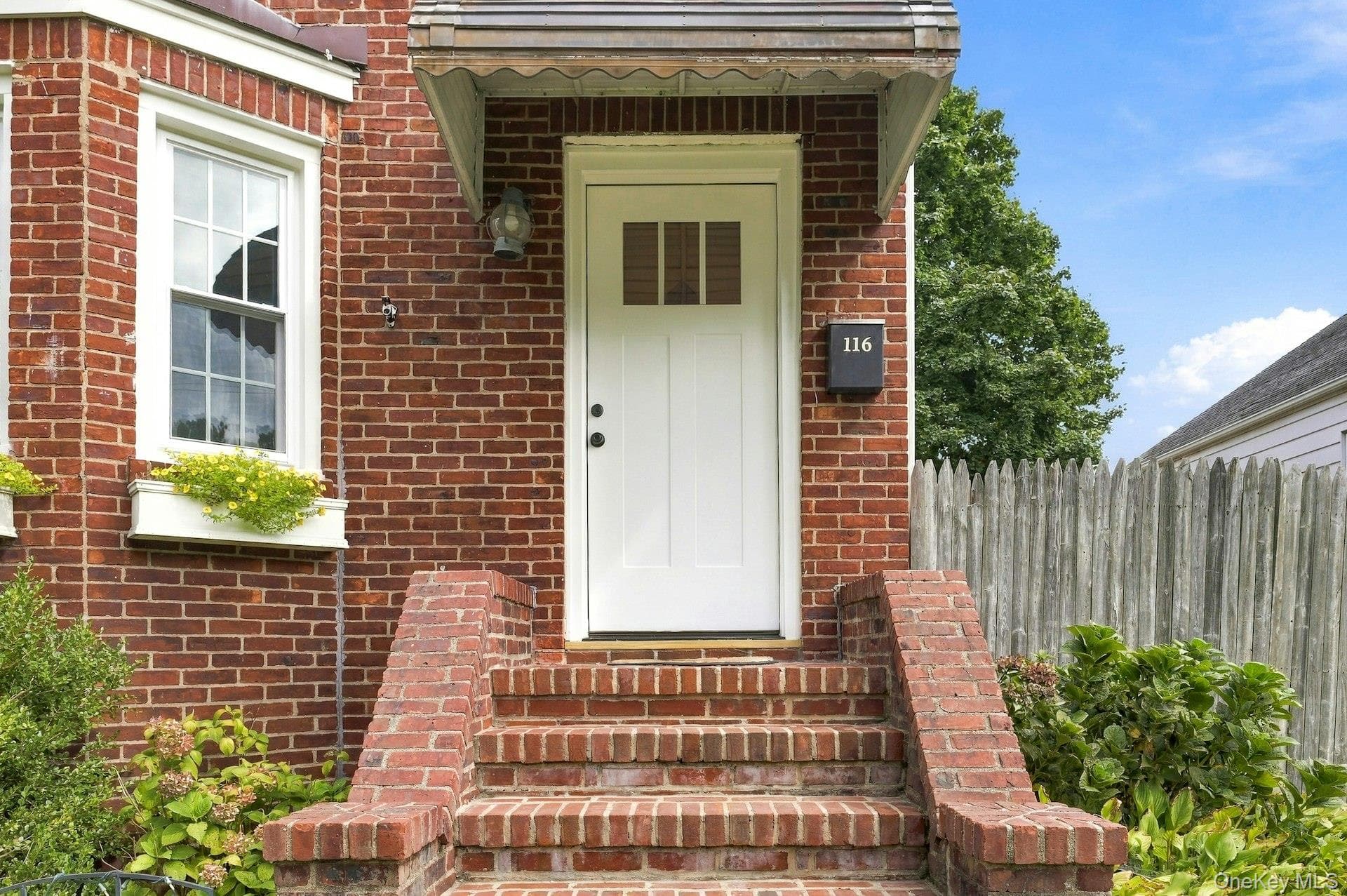 116 Wyman Avenue thumbnail 4