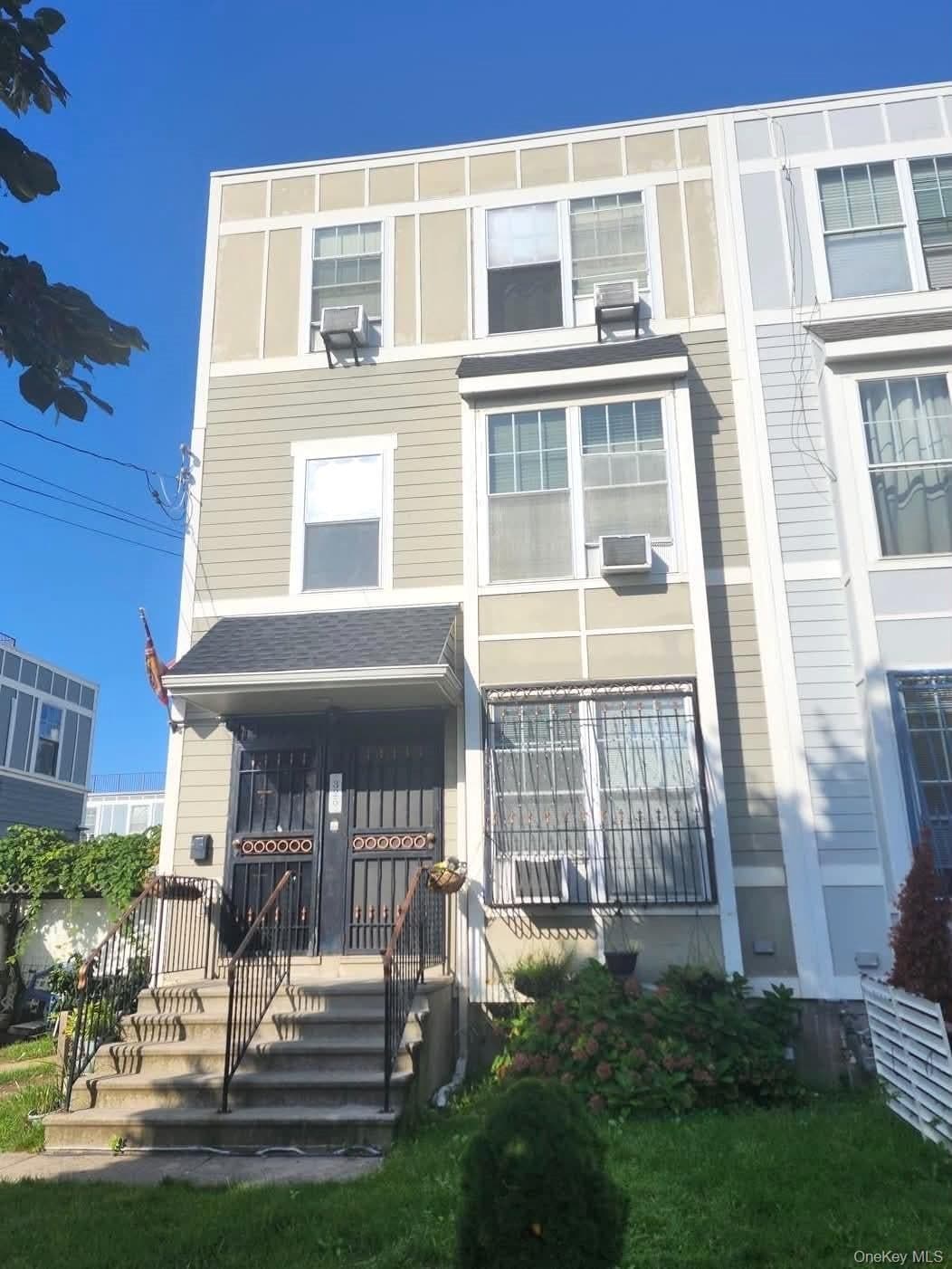 325 Beach 42nd Street photo 1