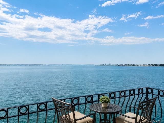 1432 Outlook Avenue Unit: 3 photo 1