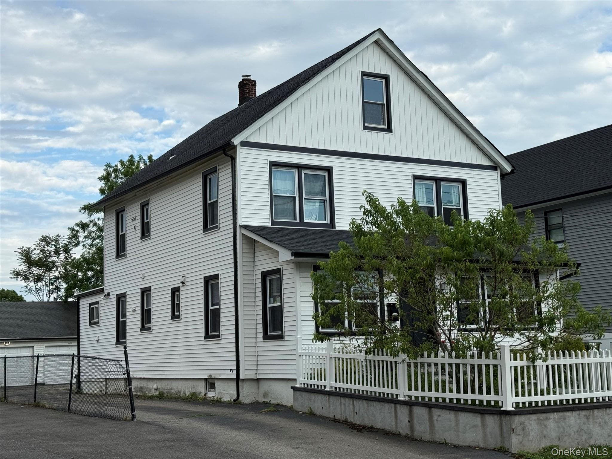 168 Jefferson Avenue thumbnail 2