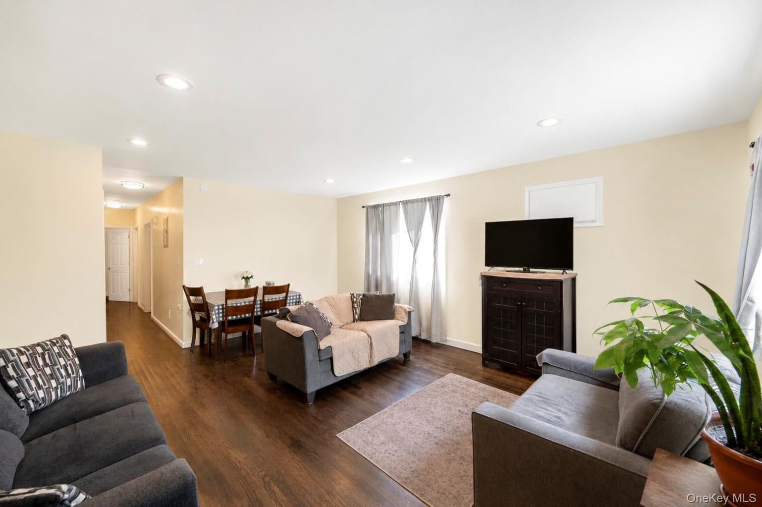 10469 Springfield Boulevard thumbnail 13