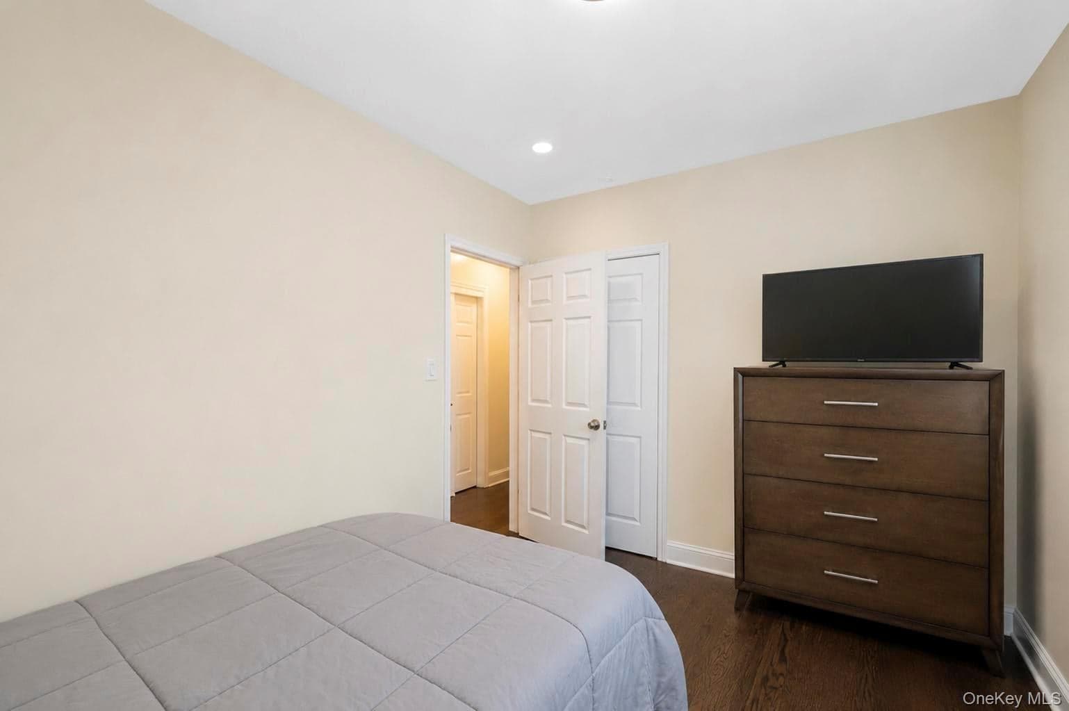 10469 Springfield Boulevard thumbnail 20