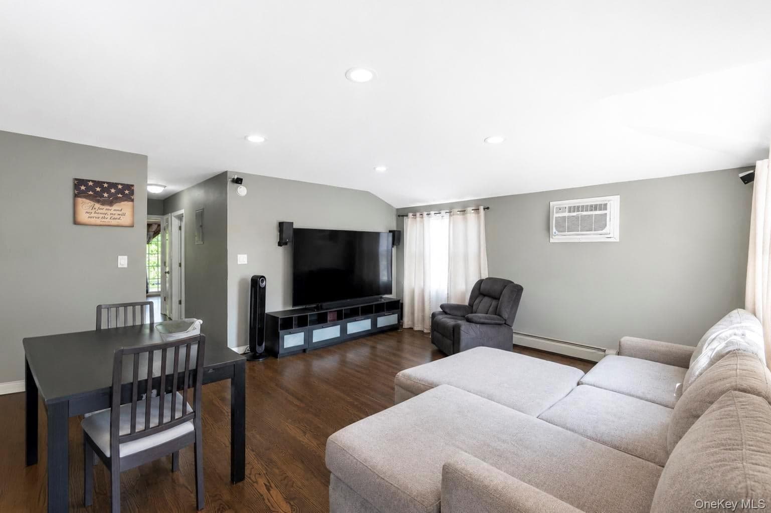 10469 Springfield Boulevard thumbnail 31