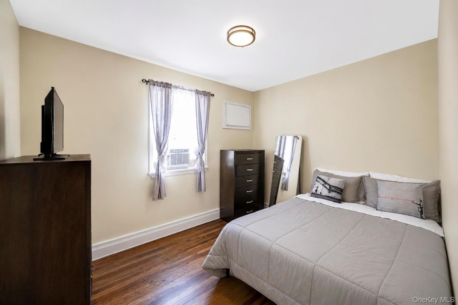10469 Springfield Boulevard thumbnail 19