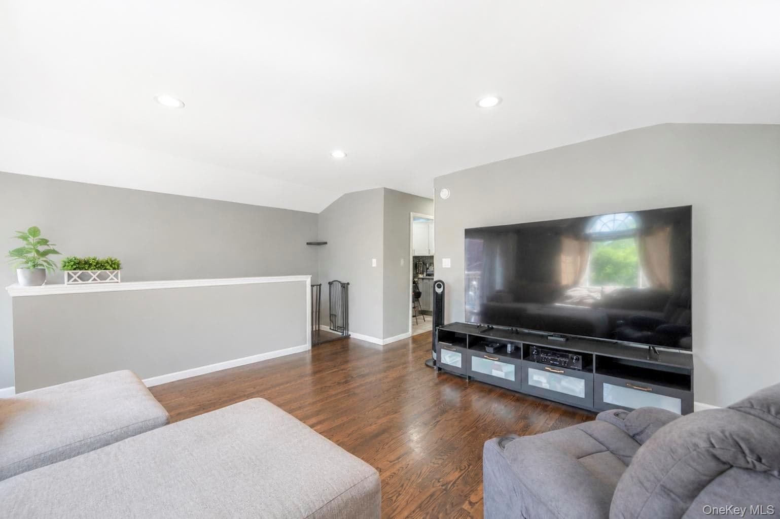 10469 Springfield Boulevard thumbnail 32