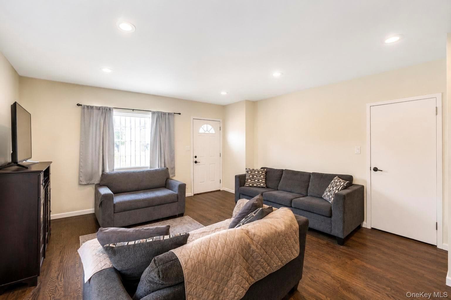 10469 Springfield Boulevard thumbnail 15