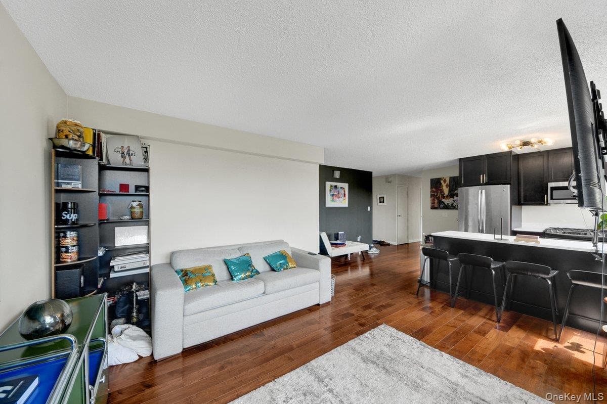2287 Johnson Avenue Unit: 4F thumbnail 5