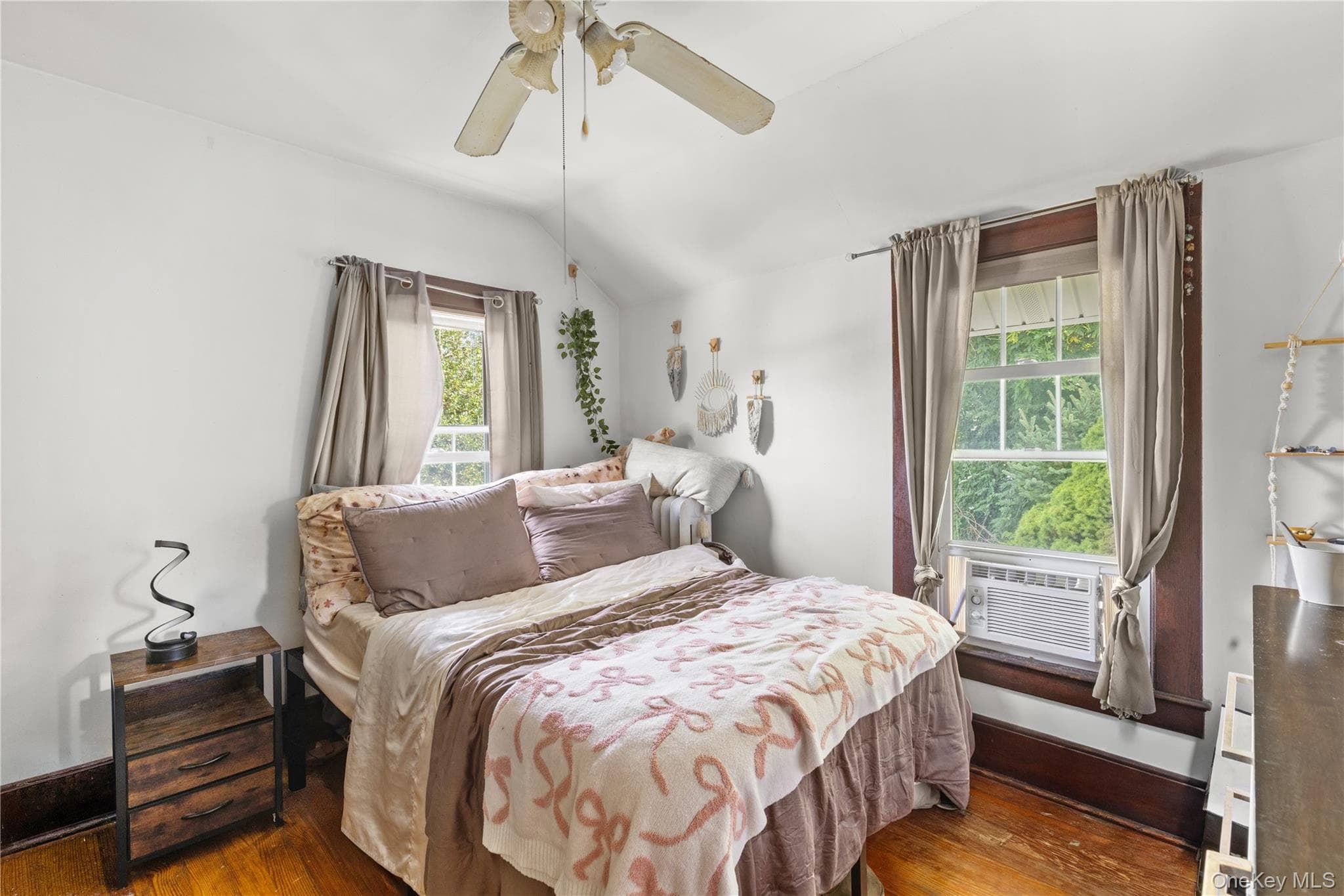 992 Roanoke Avenue thumbnail 16