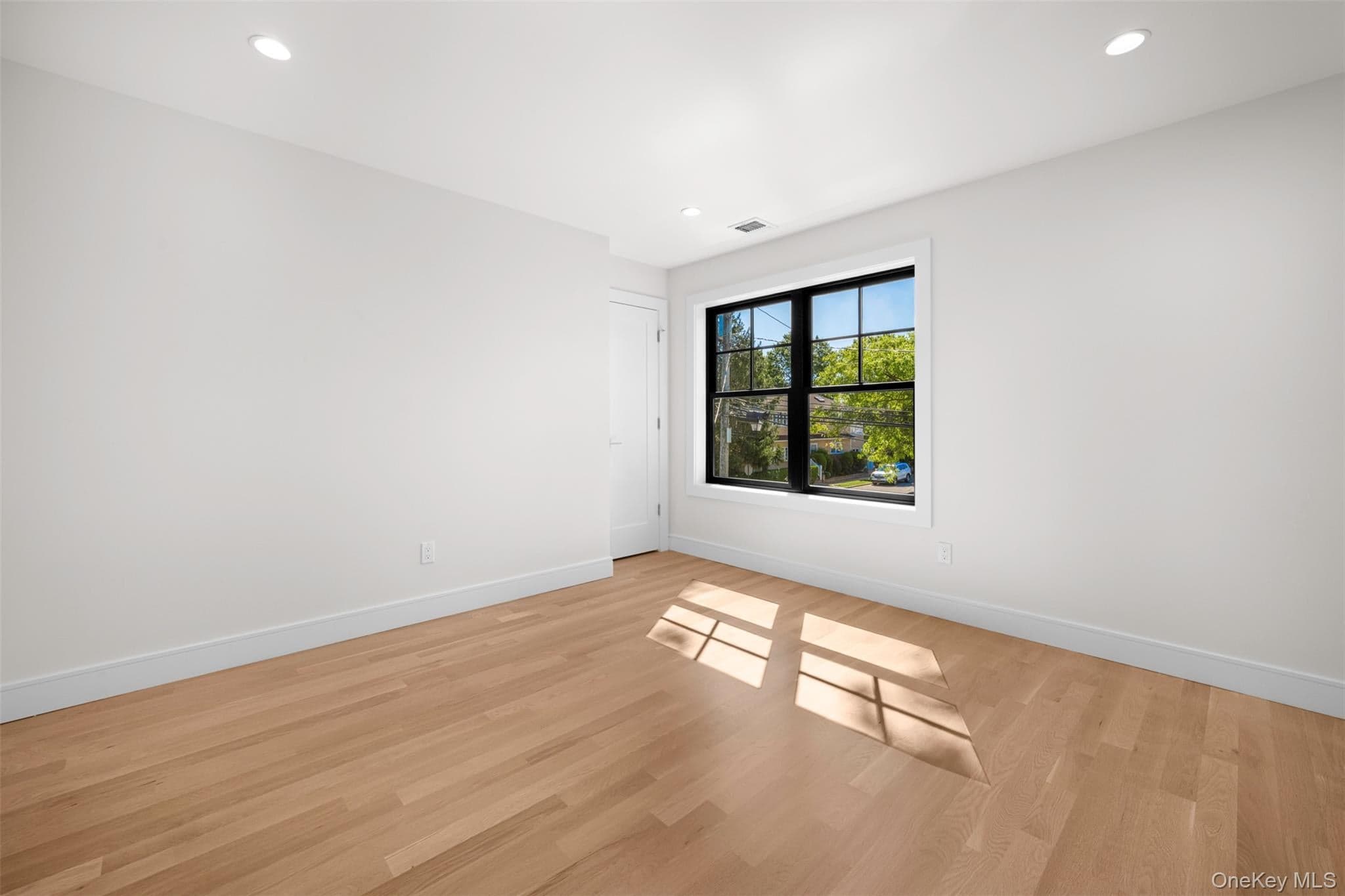 97 Broadmoor Lane thumbnail 20