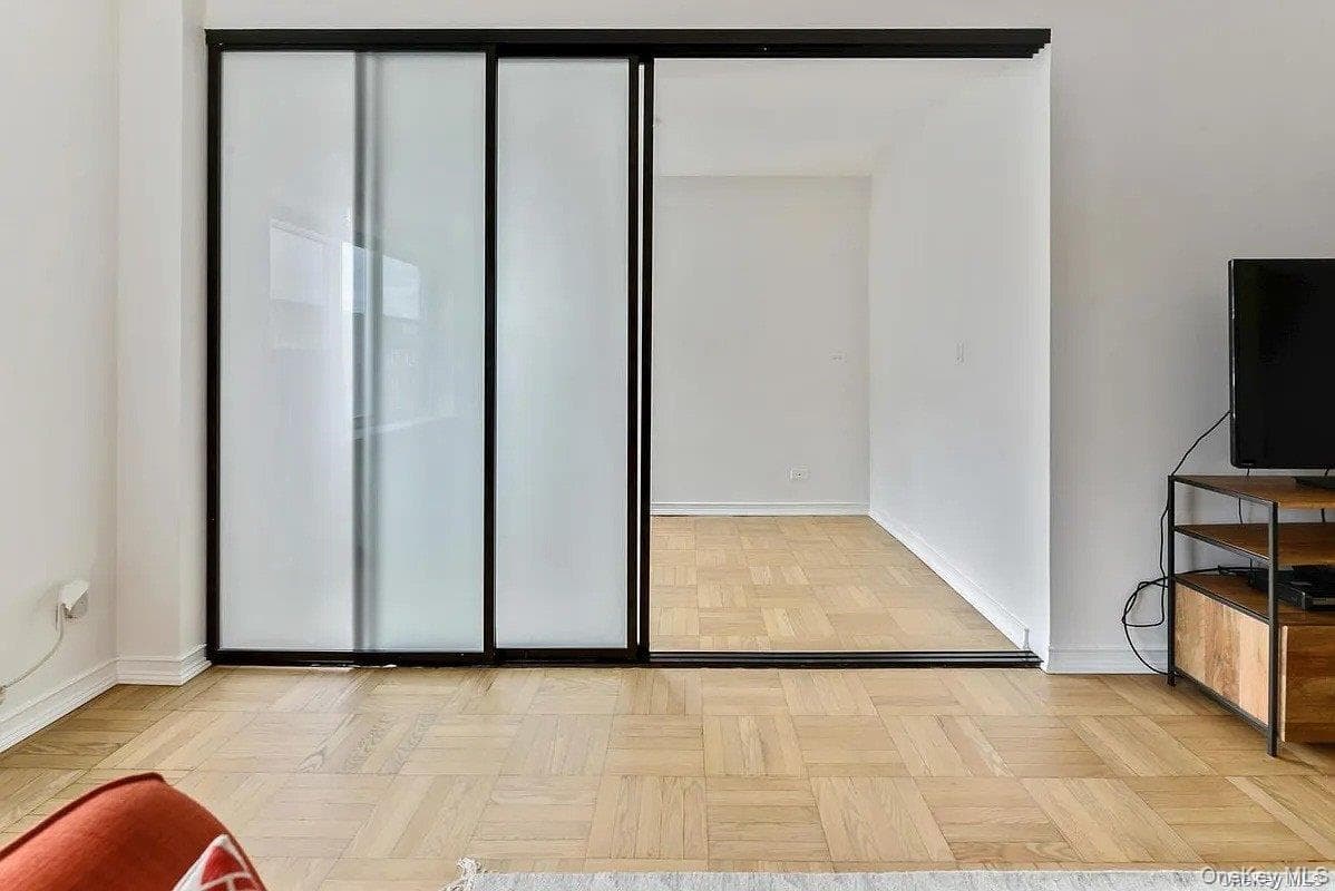 71-36 110th Street Unit: 6/H thumbnail 10