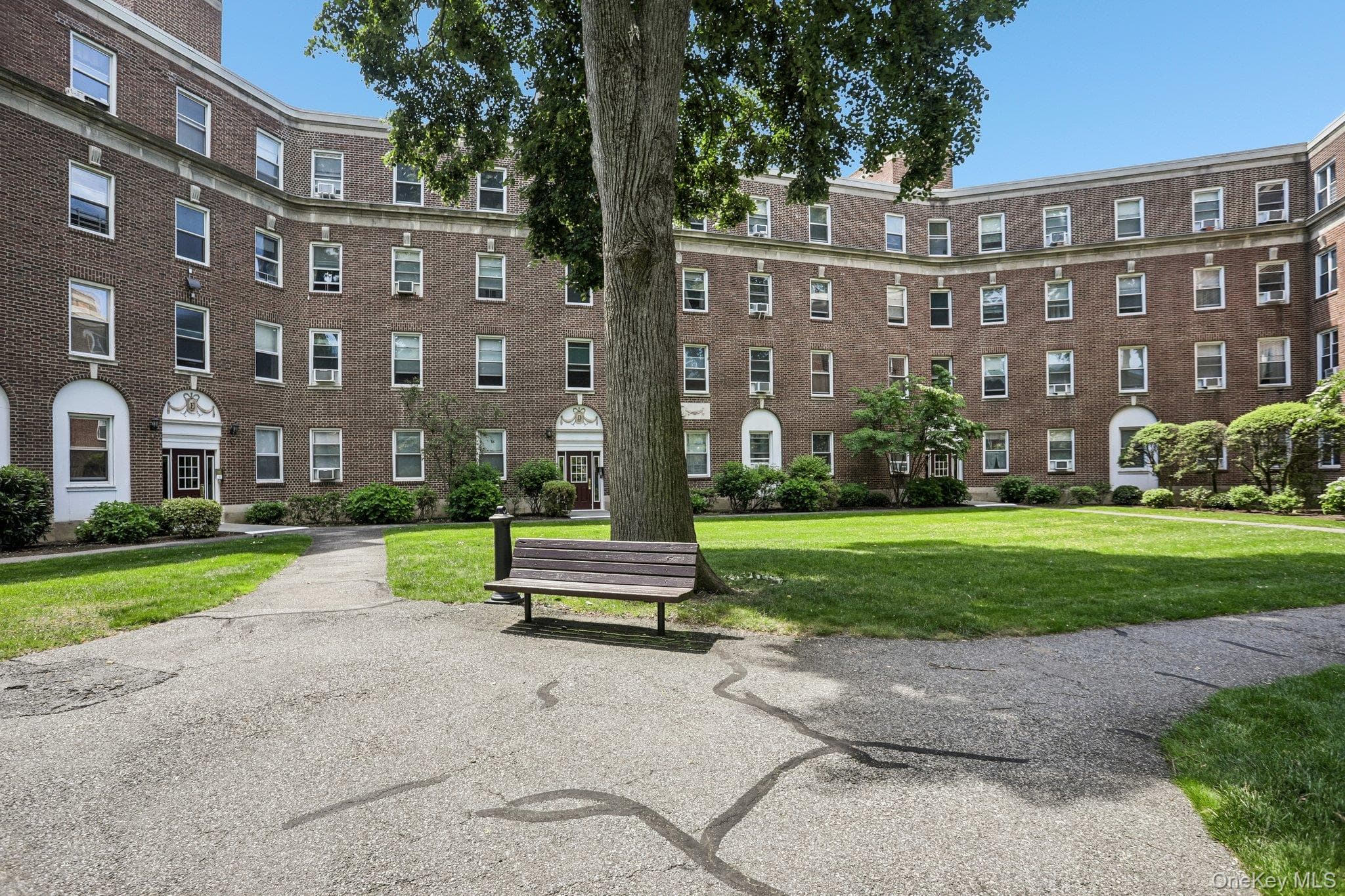 445 Gramatan Ave AVE Unit: CD3 thumbnail 2