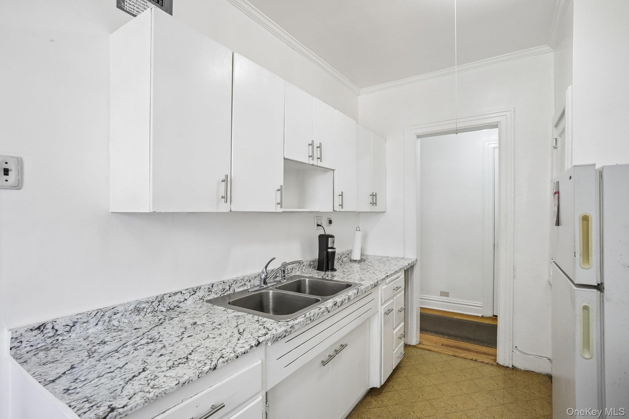 445 Gramatan Ave AVE Unit: CD3 thumbnail 12