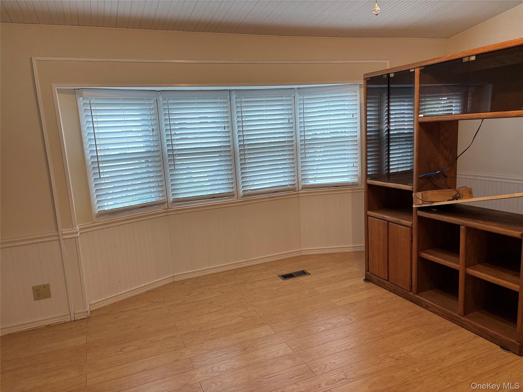 1661 Old Country Road Unit: 233 thumbnail 15