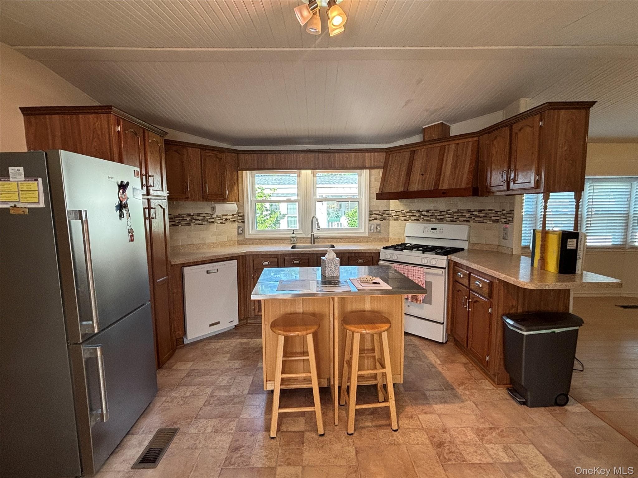 1661 Old Country Road Unit: 233 thumbnail 10