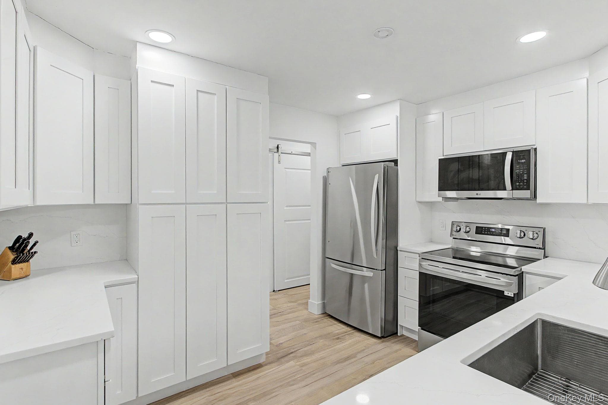962 Sierra Vista Lane thumbnail 18